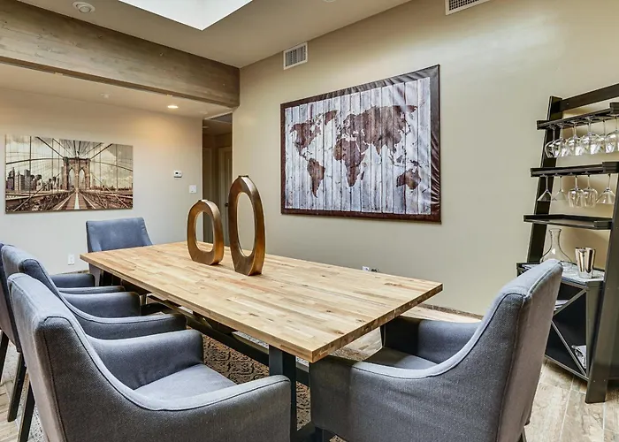 Dom wakacyjny Luxe Pv Estate W/ Private Pool & Sports Court!