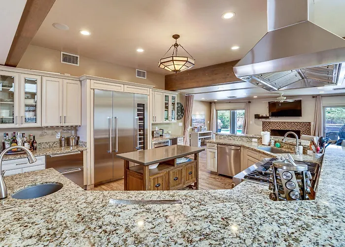 Luxe Pv Estate W/ Private Pool & Sports Court! *