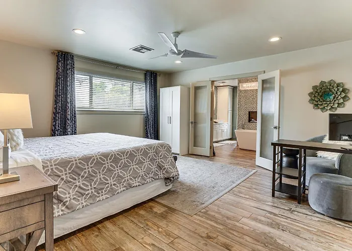 Luxe Pv Estate W/ Private Pool & Sports Court!