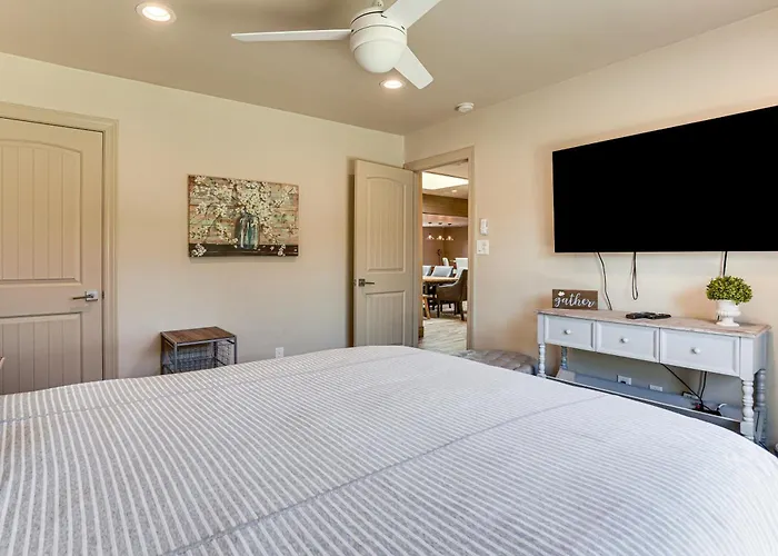 Luxe Pv Estate W/ Private Pool & Sports Court!