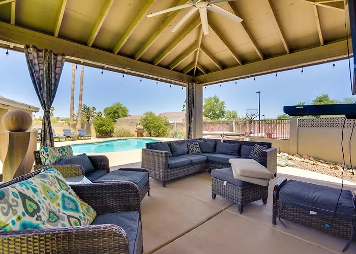 Dom wakacyjny Luxe Pv Estate W/ Private Pool & Sports Court! Scottsdale